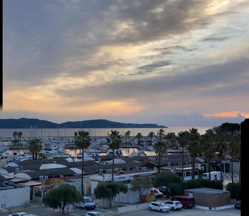 Le Diatomee - Rue Du Port Apartment Cavalaire-sur-Mer Bagian luar foto
